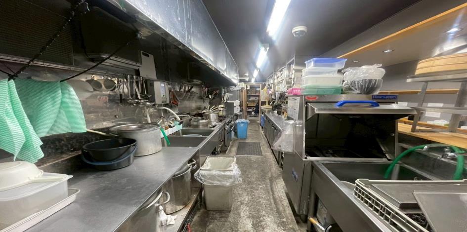 【造作代値下げしました！400→250万円】【葛飾区】新小岩駅徒歩15分／内装美麗／1階路面／ラーメン店居抜き物件／約13.2坪